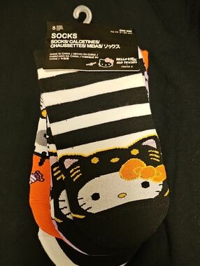 Hello Kitty Black, White & Orange Striped Ankle Socks Halloween
